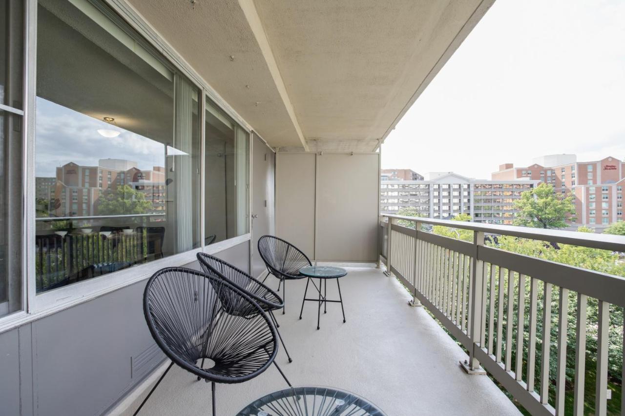 Spectacular 2/2 Apt @Crystal City With Gym Apartment Arlington Exterior photo